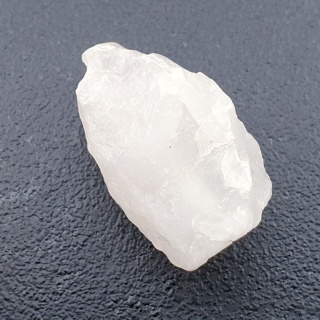 Kwarc różowy bryłka z dziurką 29x14 mm nr 142