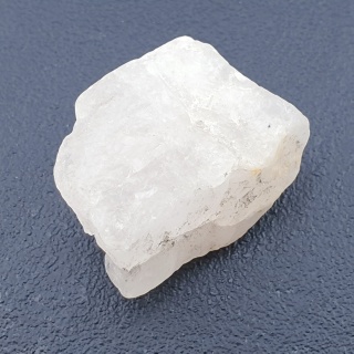 Kwarc różowy bryłka z dziurką 29x22 mm nr 137