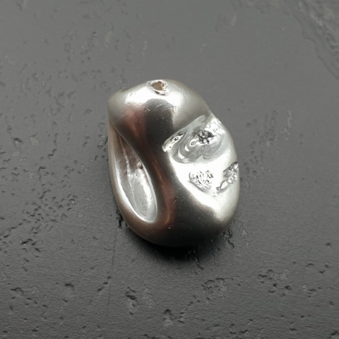 Seashell bryłka z dziurką 14x11 mm nr 252