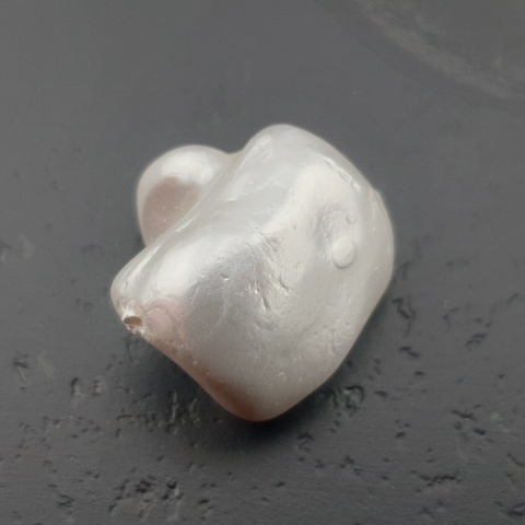 Seashell bryłka z dziurką 14x12 mm nr 63