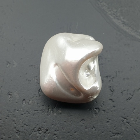 Seashell bryłka z dziurką 14x12 mm nr 63