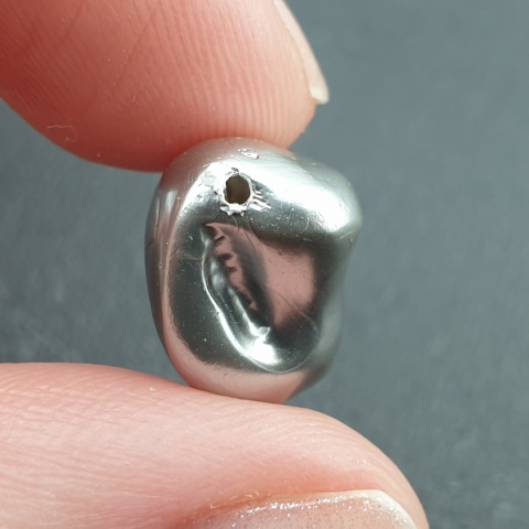 Seashell bryłka z dziurką 16x12 mm nr 205