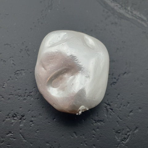 Seashell Nugget with Hole 16x14 mm no 104