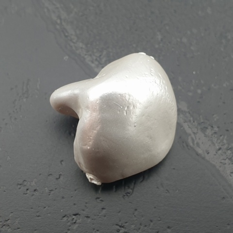 Seashell Nugget with Hole 16x15 mm no 25