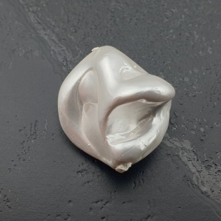 Seashell bryłka z dziurką 16x15 mm nr 25