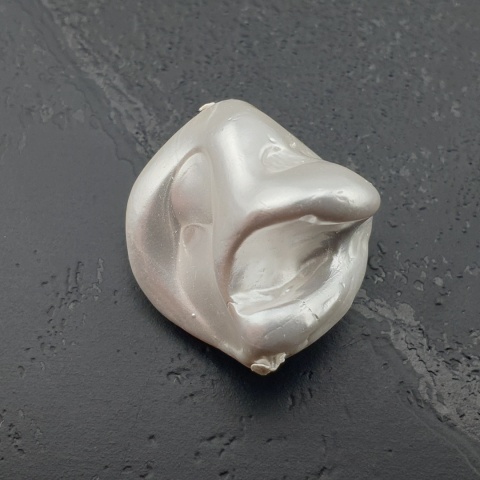 Seashell Nugget with Hole 16x15 mm no 25