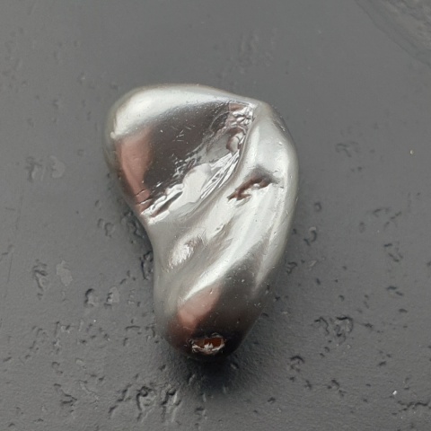 Seashell Nugget with Hole 17x11 mm no 281