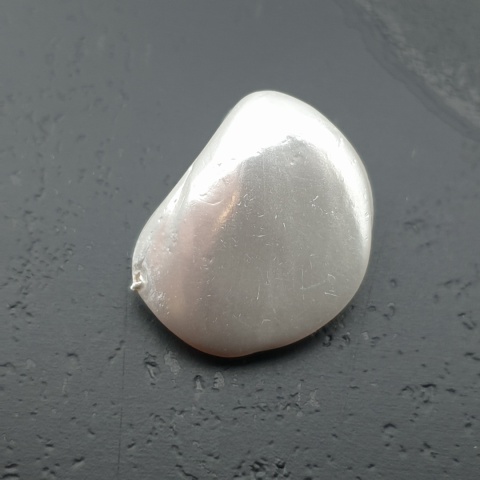 Seashell Nugget with Hole 17x14 mm no 106