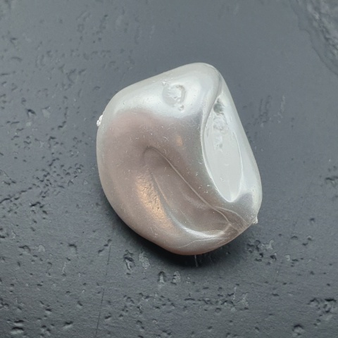 Seashell Nugget with Hole 17x14 mm no 106