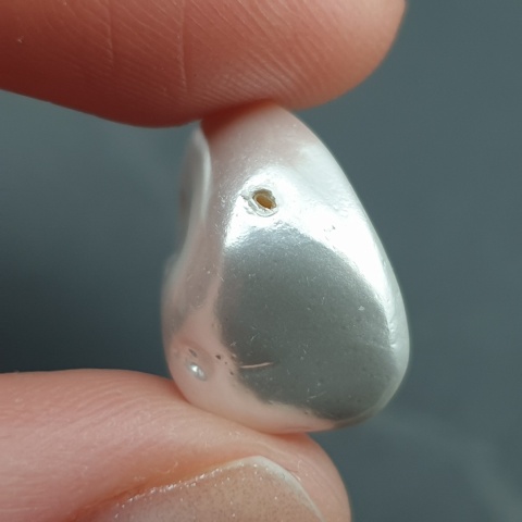 Seashell Nugget with Hole 17x14 mm no 106