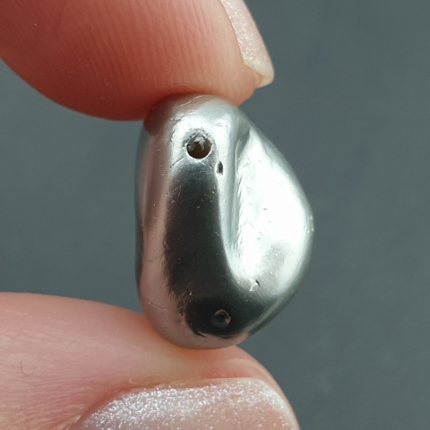 Seashell Nugget with Hole 17x14 mm no 260