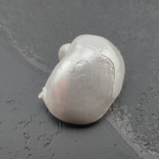 Seashell Nugget with Hole 17x14 mm no 60