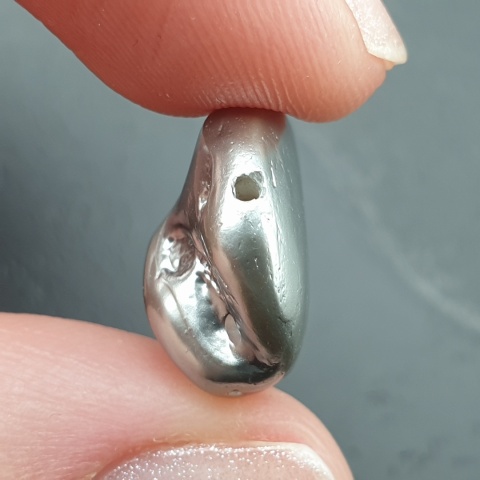 Seashell bryłka z dziurką 17x15 mm nr 224