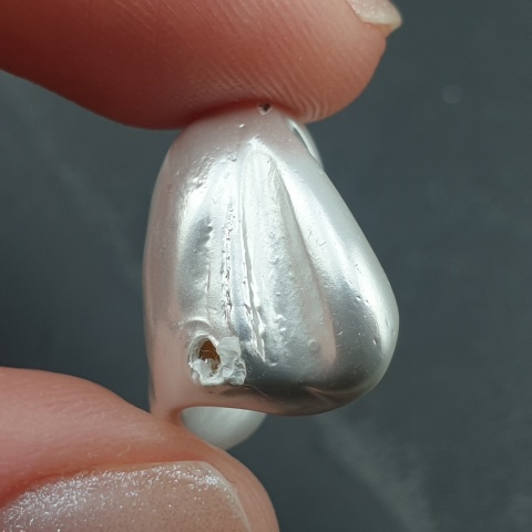 Seashell bryłka z dziurką 17x16 mm nr 101