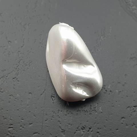 Seashell bryłka z dziurką 18x11 mm nr 100