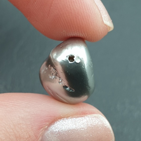 Seashell Nugget with Hole 18x11 mm no 218