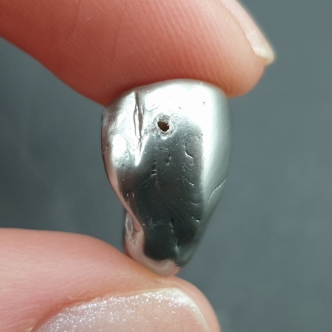 Seashell Nugget with Hole 18x14 mm no 226