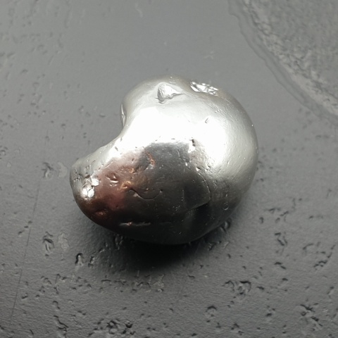 Seashell Nugget with Hole 18x14 mm no 239