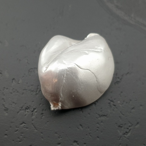 Seashell bryłka z dziurką 18x16 mm nr 97