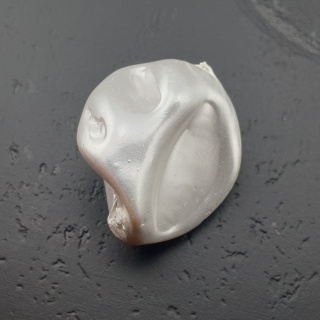 Seashell bryłka z dziurką 18x16 mm nr 97