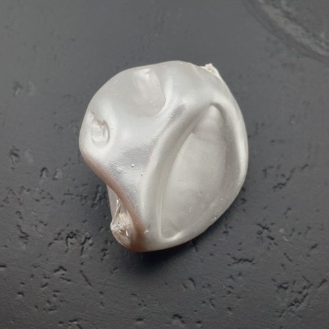 Seashell bryłka z dziurką 18x16 mm nr 97