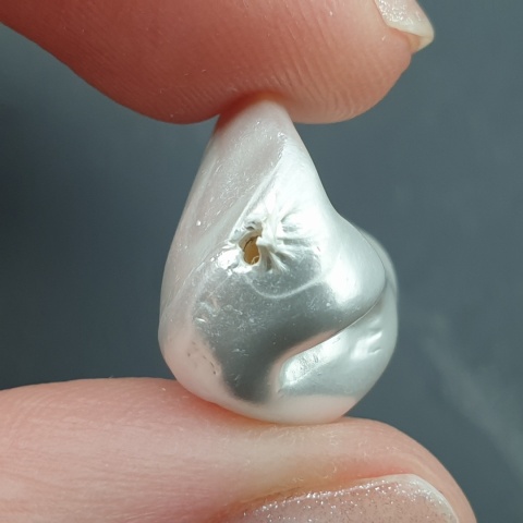 Seashell bryłka z dziurką 18x16 mm nr 97