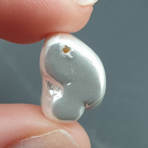 Seashell Nugget with Hole 19x15 mm no 31