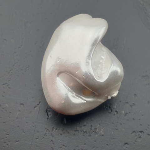 Seashell Nugget with Hole 19x15 mm no 99