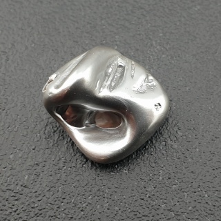 Seashell bryłka z dziurką 19x16 mm nr 217