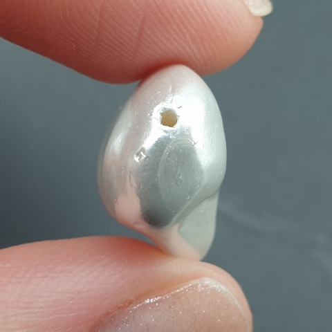 Seashell bryłka z dziurką 19x16 mm nr 38