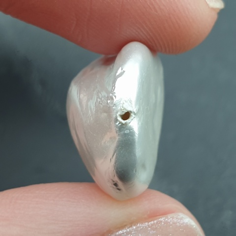 Seashell bryłka z dziurką 19x16 mm nr 90