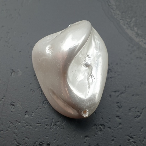 Seashell bryłka z dziurką 19x16 mm nr 98