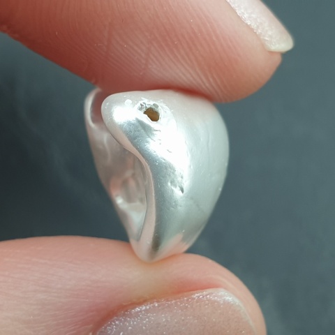Seashell Nugget with Hole 20x13 mm no 21
