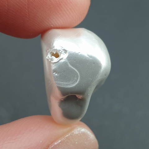 Seashell Nugget with Hole 20x16 mm no 10