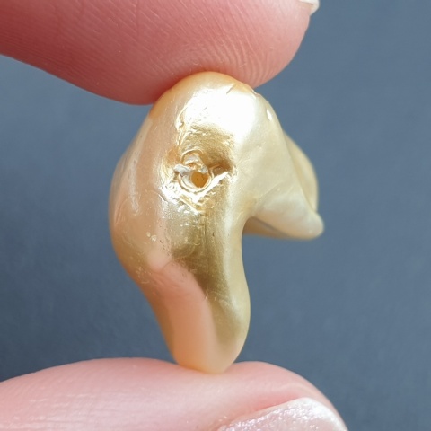 Seashell bryłka z dziurką 20x16 mm nr 180