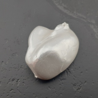 Seashell bryłka z dziurką 20x16 mm nr 52