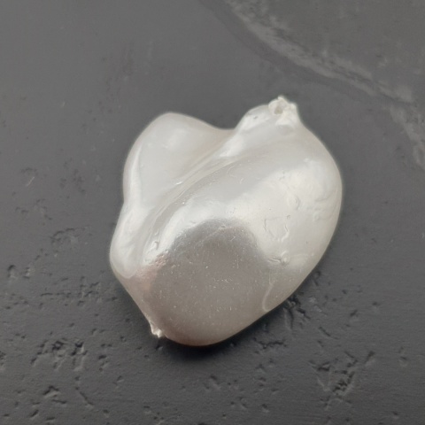 Seashell Nugget with Hole 20x16 mm no 52