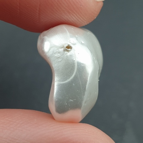 Seashell bryłka z dziurką 20x16 mm nr 70