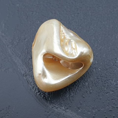 Seashell Nugget with Hole 20x17 mm no 195
