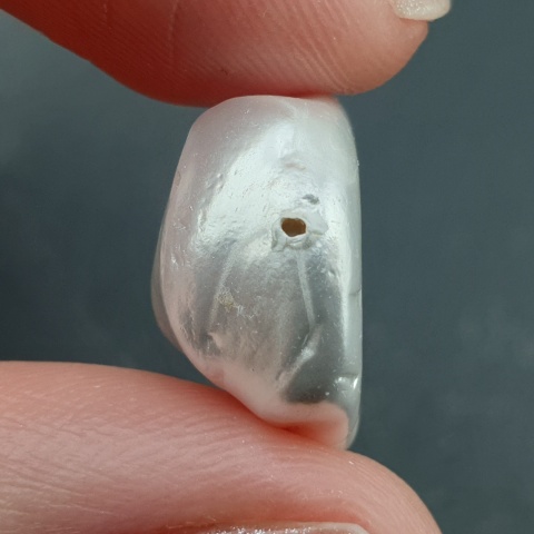 Seashell Nugget with Hole 20x17 mm no 26