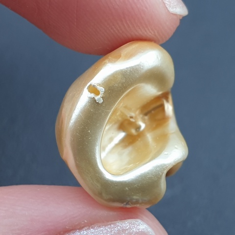 Seashell bryłka z dziurką 20x18 mm nr 194