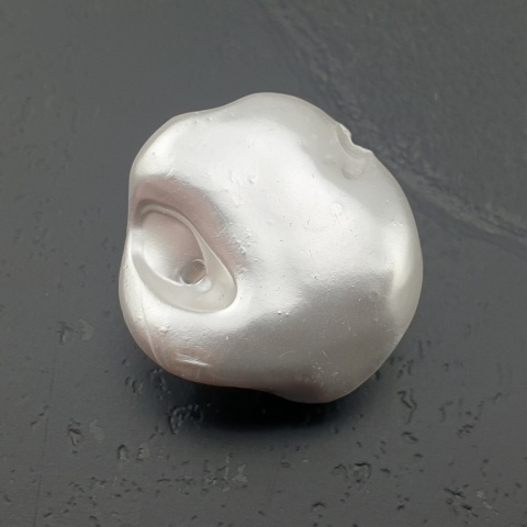 Seashell bryłka z dziurką 20x19 mm nr 40