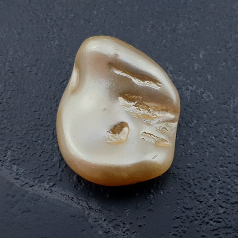 Seashell Nugget with Hole 21x17 mm no 191