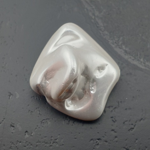 Seashell Nugget with Hole 21x17 mm no 58