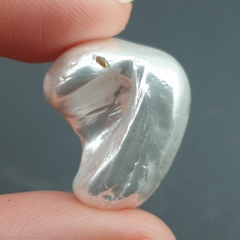 Seashell Nugget with Hole 21x17 mm no 69