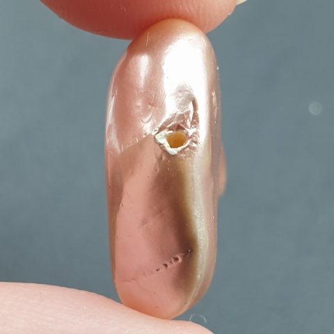 Seashell Nugget with Hole 21x18 mm no 131