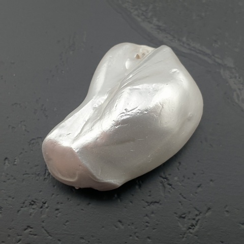 Seashell Nugget with Hole 22x15 mm no 81