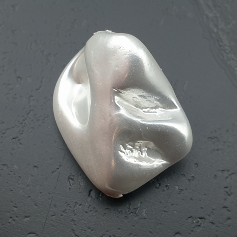 Seashell Nugget with Hole 22x18 mm no 91