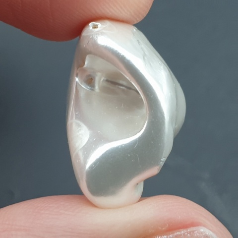 Seashell Nugget with Hole 22x19 mm no 72