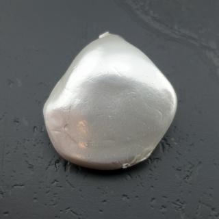 Seashell bryłka z dziurką 22x19 mm nr 89